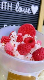 ⁦Creamy Candy Candle⁩ - الصورة ⁦2⁩