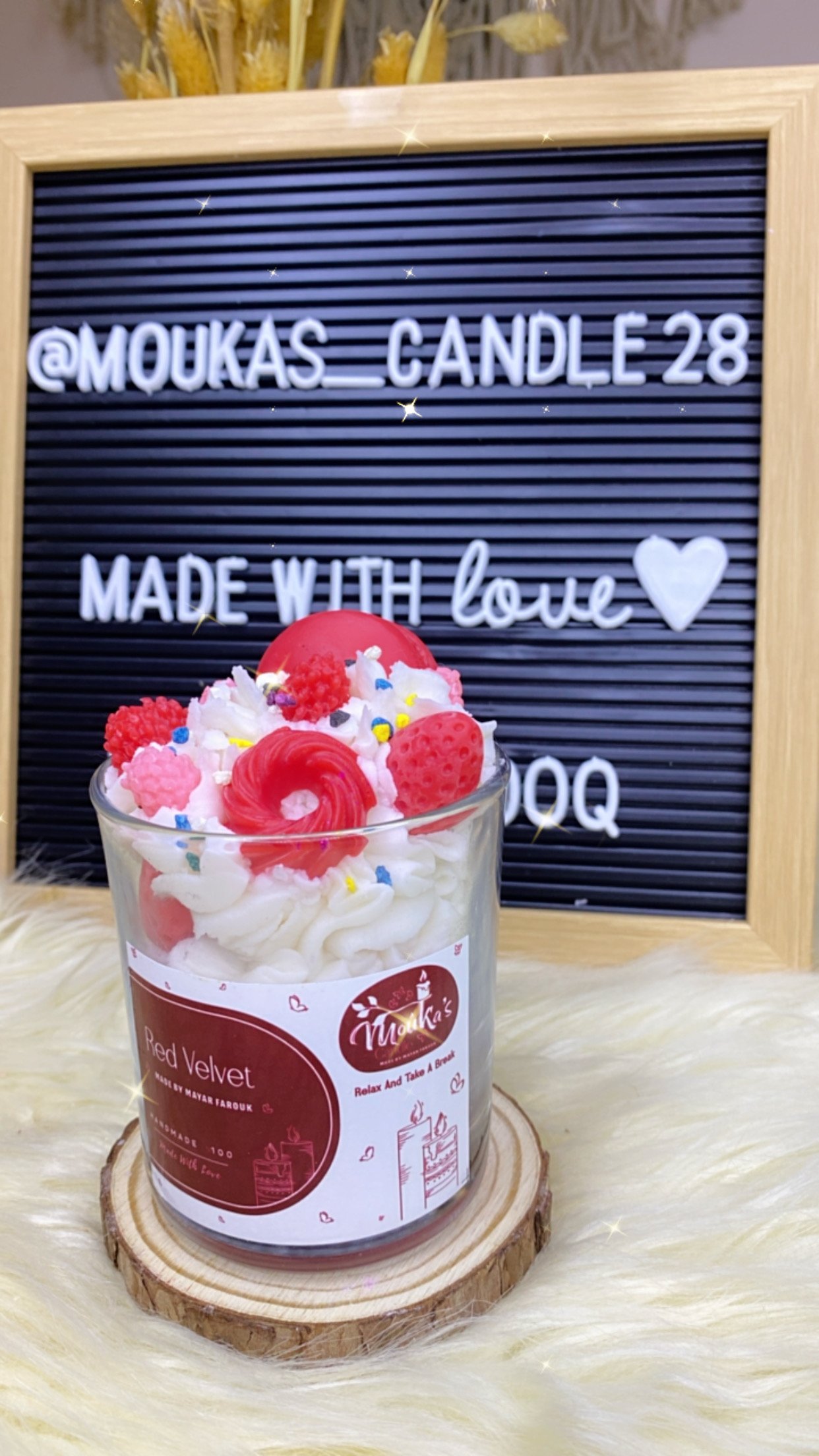 {"eId":"328580745172601","CameraPosition":1} Red Candy Candle - الصورة 1