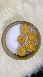 ⁦Beige Bloom Candle⁩ - الصورة ⁦7⁩